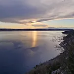 Adria Lila Kacjak Amazing View