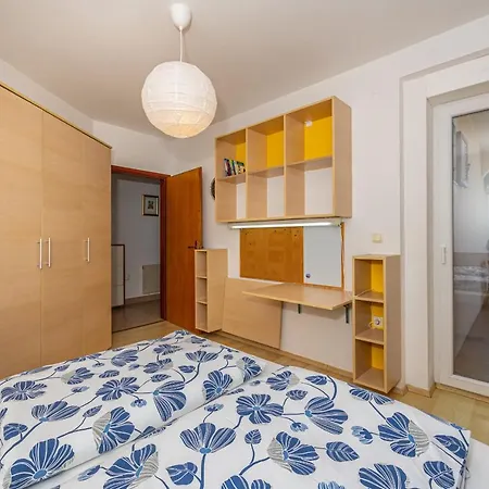 Adria Lila Kacjak Amazing View